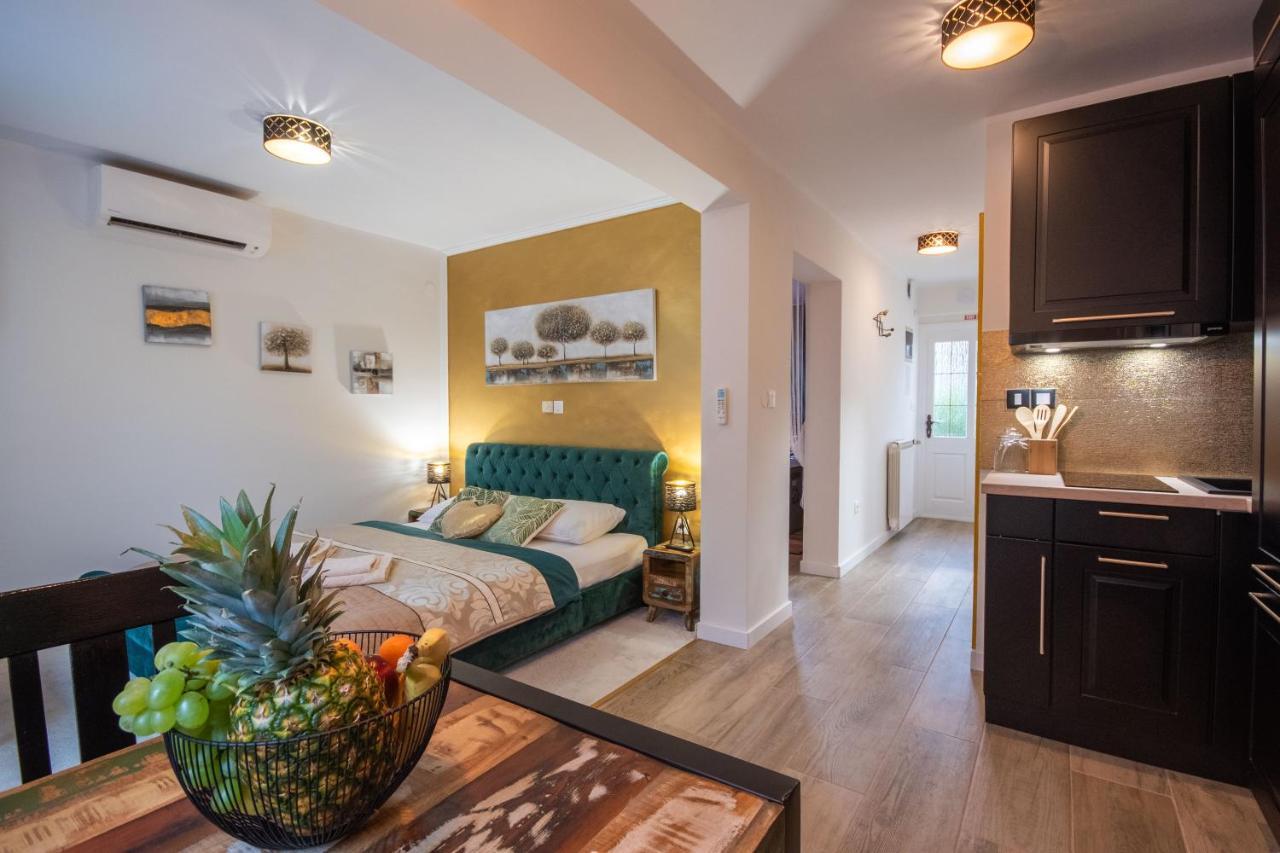 Wellness Studio D'Or - Exclusive New Apartment With Whirlpool, Sauna, Sunny Terrace, Private Parking Poreč Exterior foto